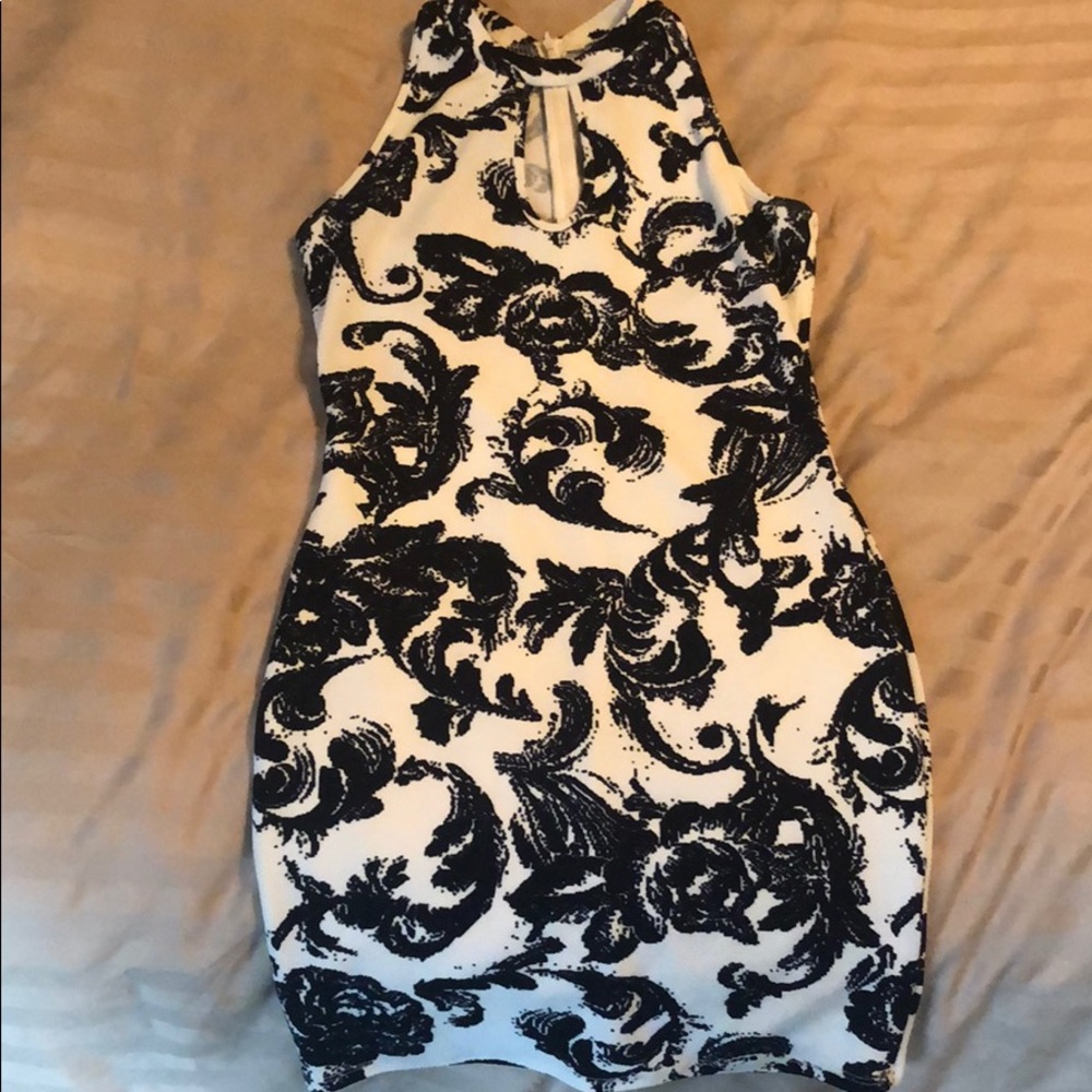 Black and White sleeveless dress